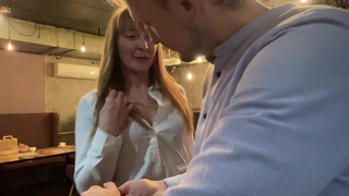 Немного возбудителя в чай и красивая русская девка сосет в туалете