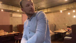 Немного возбудителя в чай и красивая русская девка сосет в туалете